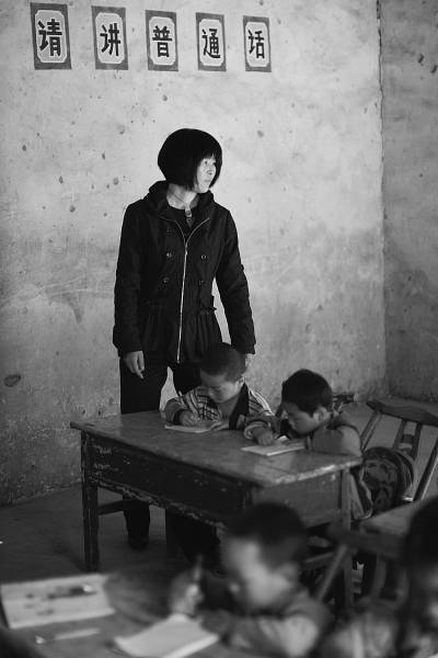 关注中国乡村教师全景图:乡村校衰败如斯 如何
