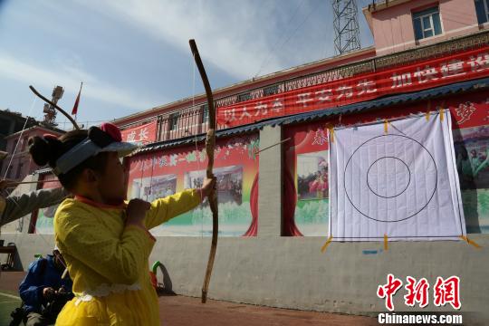 青海将少数民族传统体育项目融入小学运动会(