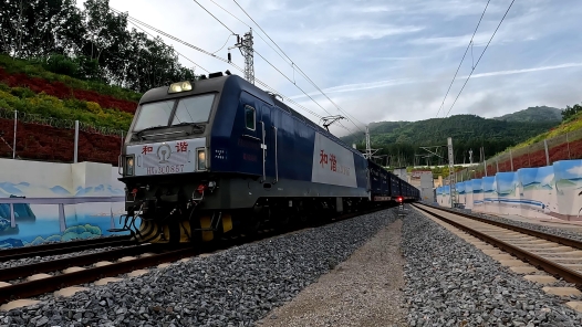  [Industrial video] The most beautiful railway was found, and the international intermodal freight volume of China Laos railway exceeded 1 million tons