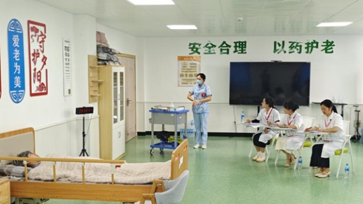 江西省赣州市章贡区总工会举办“虔能杯”养老护理员技能竞赛